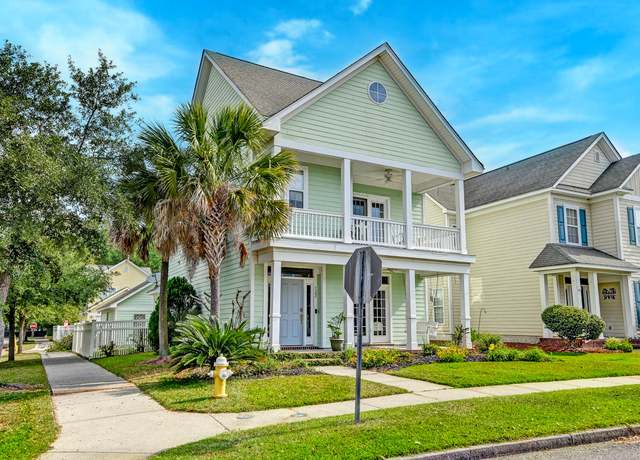 Property at 122 Foxglove Ave, Summerville, SC 29483, 4 beds, 3.5 baths