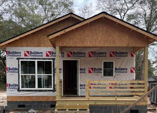 Property at 34 Austin Dr, Walterboro, SC 29488, 3 beds, 2 baths
