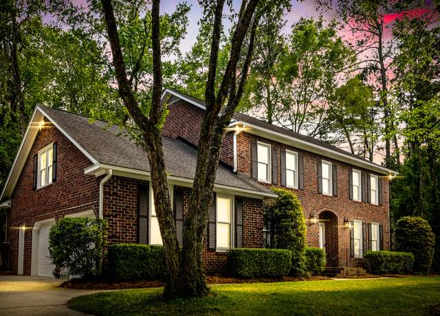 Property at 312 E Shepard Ln, Summerville, SC 29483, 5 beds, 2.5 baths