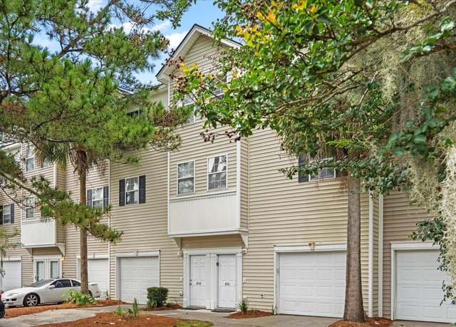 Property at 4551 Great Oak Dr, North Charleston, SC 29418, 3 beds, 3.5 baths