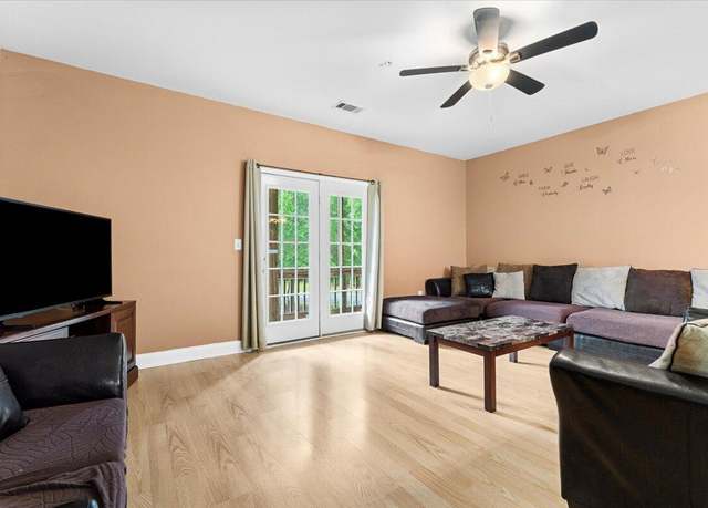 Property at 4551 Great Oak Dr, North Charleston, SC 29418, 3 beds, 3.5 baths