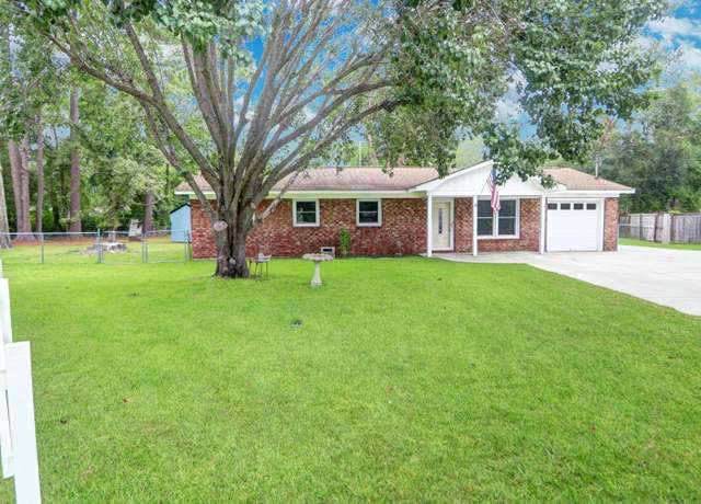 Property at 108 Robin Ct, Summerville, SC 29485, 4 beds, 2 baths