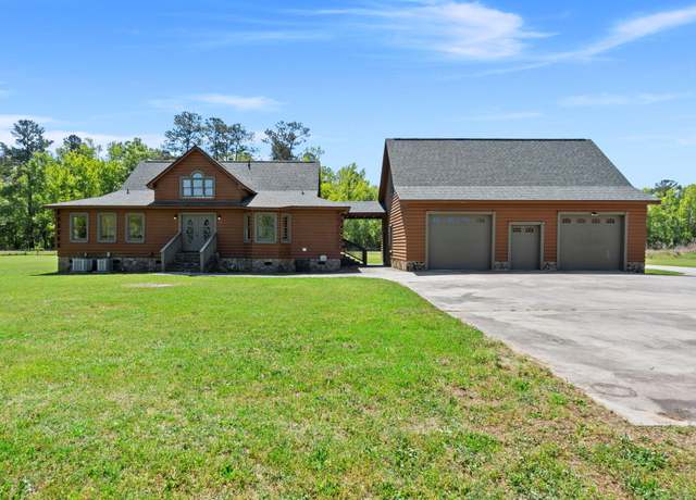 Property at 3936 Lodge Hwy, Smoaks, SC 29481, 3 beds, 2.5 baths