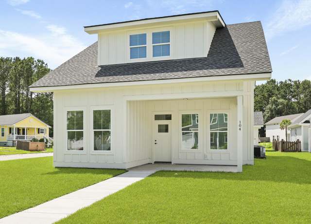 Property at 104 Brightwood Dr, Huger, SC 29450, 3 beds, 2.5 baths