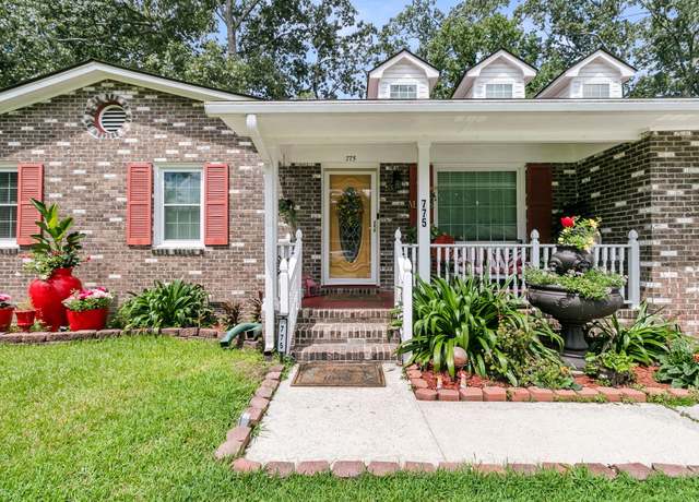 Property at 775 Hitching Post Rd, Charleston, SC 29414, 4 beds, 2.5 baths