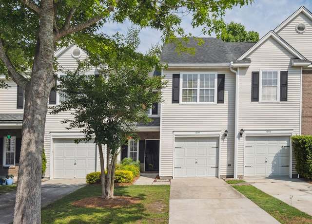 Property at 1054 Bennington Dr, Charleston, SC 29492, 3 beds, 2.5 baths