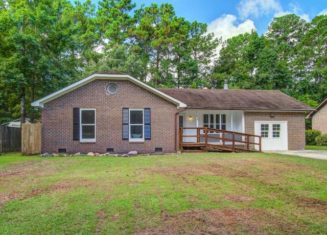 Property at 206 Terry Ave, Summerville, SC 29485, 3 beds, 2 baths