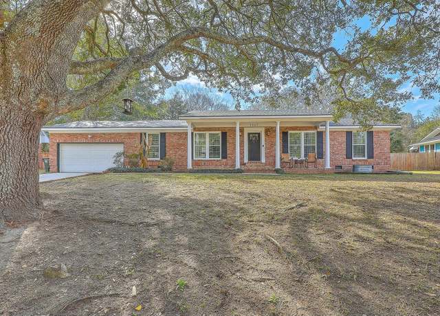 Property at 1247 Oakcrest Dr, Charleston, SC 29412, 3 beds, 2 baths