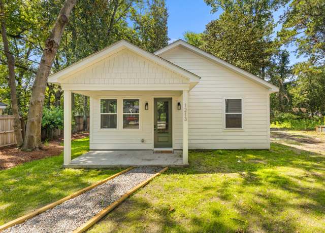 Property at 1213 Chesterfield Rd, North Charleston, SC 29405, 3 beds, 2 baths
