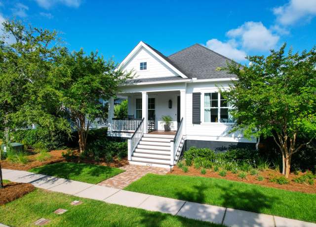 Property at 2425 Louisville St, Charleston, SC 29492, 3 beds, 2 baths