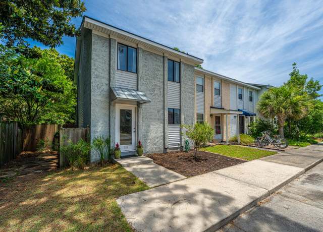 Property at 701 Davenport Dr, Mount Pleasant, SC 29464, 2 beds, 1.5 baths