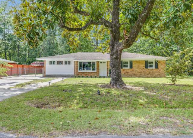 Property at 124 Helen Dr, Summerville, SC 29483, 3 beds, 1.5 baths