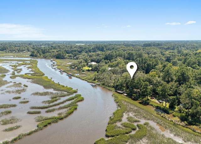Property at 7299 Commodore Rd, Hollywood, SC 29449, 4 beds, 2.5 baths