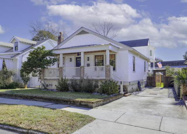 Property at 127 Simons St, Charleston, SC 29403, 3 beds, 2 baths