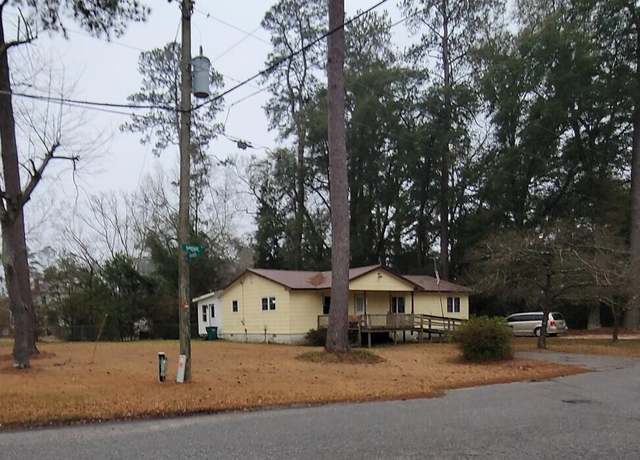 Property at 207 Smoak St, Bamberg, SC 29003, 3 beds, 2 baths