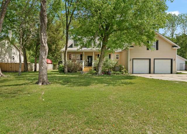 Property at 213 Travelers Rest Blvd, Summerville, SC 29485, 4 beds, 3.5 baths