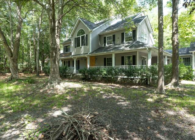 Property at 200 Old Postern Rd, Summerville, SC 29483, 6 beds, 4.5 baths