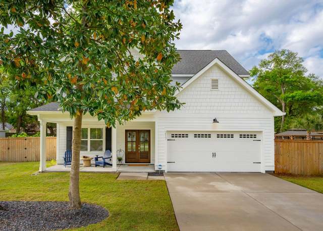 Property at 217 7th Ave, Mount Pleasant, SC 29464, 4 beds, 3 baths