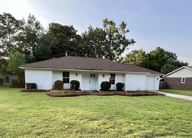 Property at 132 Aylesbury Rd, Goose Creek, SC 29445, 3 beds, 2 baths