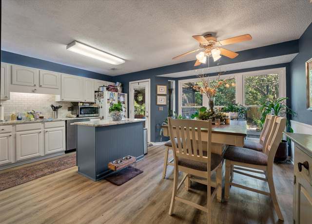 Property at 1414 E Crossing Ln, Mount Pleasant, SC 29466, 4 beds, 2.5 baths