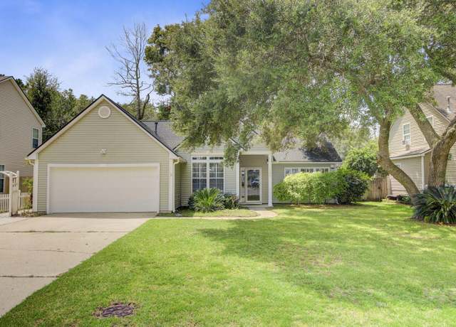 Property at 208 Evesham Dr, Summerville, SC 29485, 3 beds, 2 baths