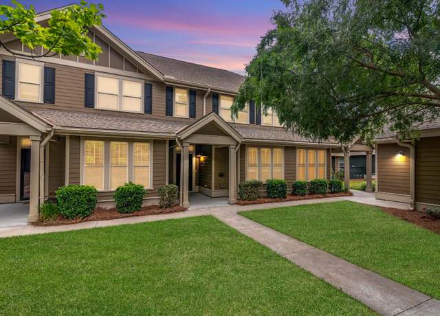 Property at 5514 Colonial Chatsworth Cir, North Charleston, SC 29418, 2 beds, 2.5 baths