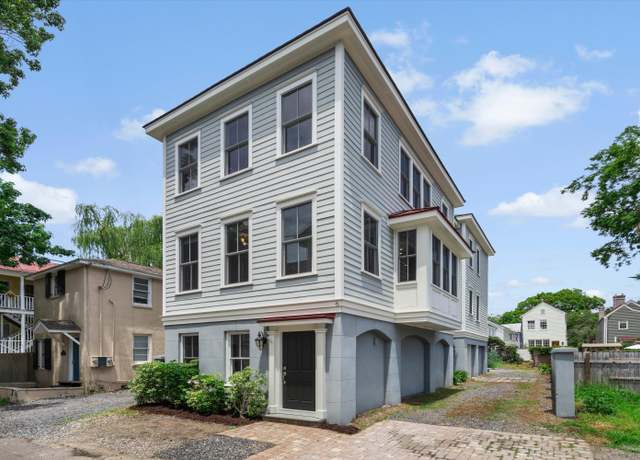 Property at 6 Kirkland Ln, Charleston, SC 29401, 4 beds, 4.5 baths