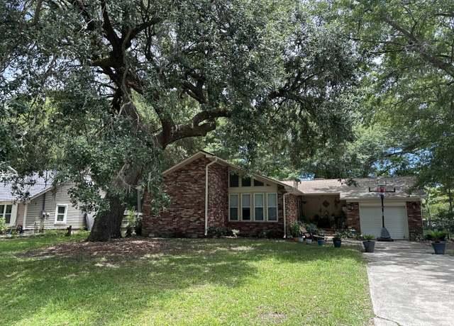 Property at 1056 Yorktown Dr, Charleston, SC 29412, 3 beds, 2 baths