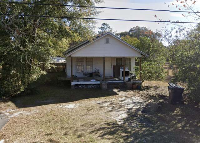 Property at 422 N Hoover St, Hampton, SC 29924, 3 beds, 1 bath