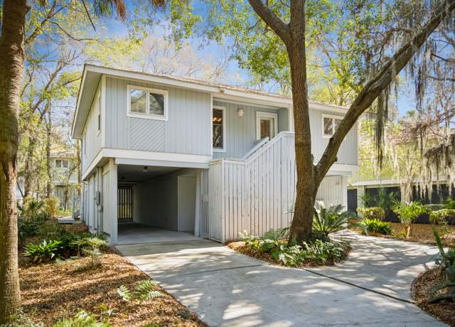 Property at 32 Twin Oaks Ln, Isle Of Palms, SC 29451, 3 beds, 2 baths