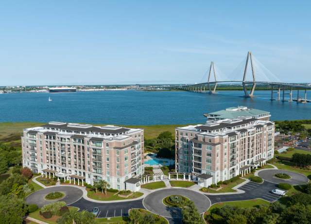 Property at 222 S Plaza Ct, Mount Pleasant, SC 29464, 3 beds, 2.5 baths