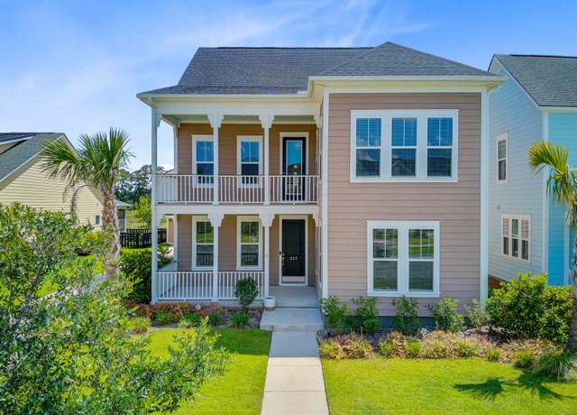 Property at 357 Parish Farms Dr, Summerville, SC 29486, 5 beds, 4.5 baths