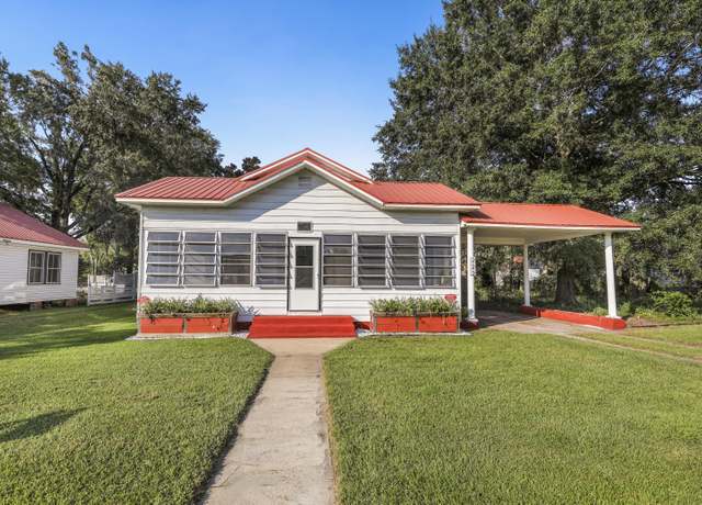 Property at 222 E Main St, Moncks Corner, SC 29461, 3 beds, 2 baths