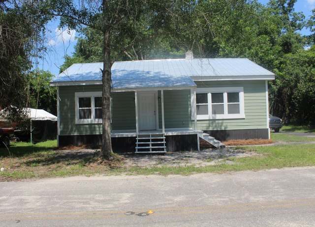 Property at 103 Ann St, Saint George, SC 29477, 2 beds, 2.5 baths