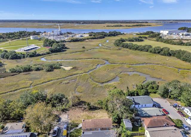 Property at 2326 Birdie Garrett St, Charleston, SC 29405