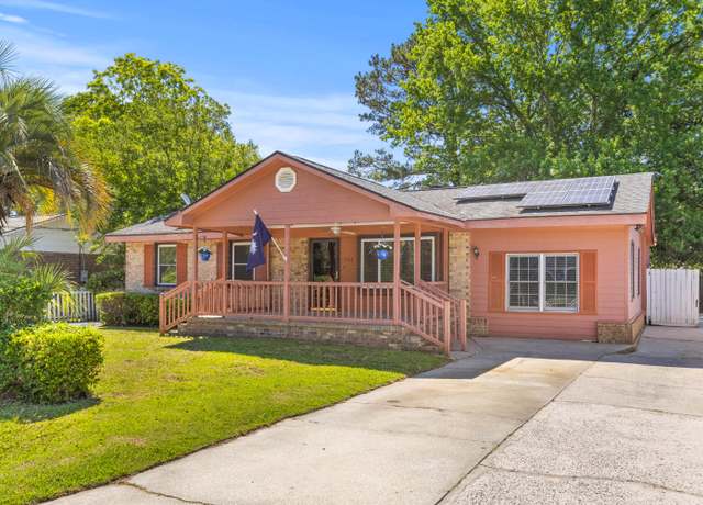 Property at 1593 Westwood Dr, Charleston, SC 29412, 3 beds, 2 baths