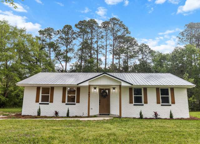 Property at 463 E Main St, Harleyville, SC 29448, 3 beds, 2 baths