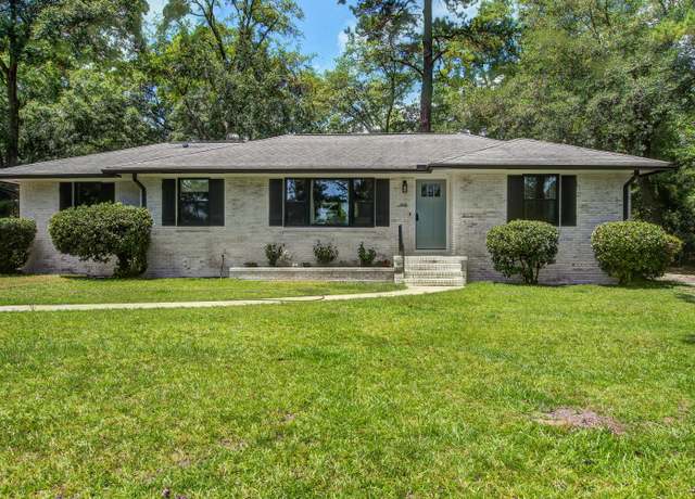 Property at 408 N Palmetto St, Summerville, SC 29483, 4 beds, 3.5 baths