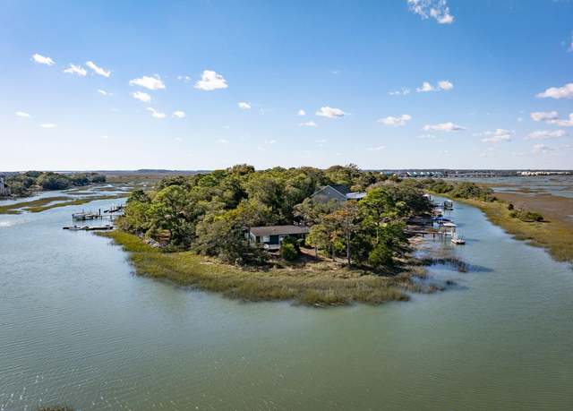 Property at 1530 Oak Island Dr, Charleston, SC 29412, 3 beds, 2 baths