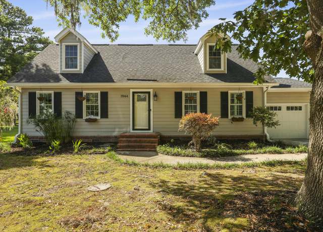 Property at 1944 Woodland Rd, Charleston, SC 29414, 4 beds, 2 baths