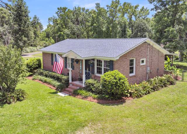Property at 7274 Commodore Rd, Hollywood, SC 29449, 3 beds, 1 bath