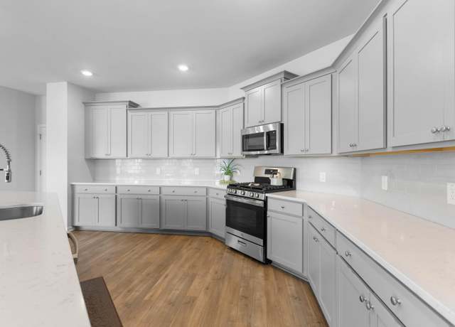 Property at 211 Squire Pope Rd, Summerville, SC 29486, 5 beds, 3.5 baths