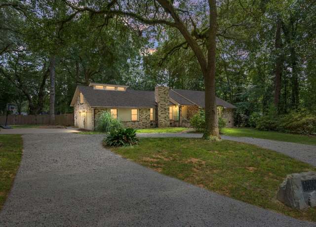 Property at 127 Newington Rd, Summerville, SC 29485, 3 beds, 2 baths