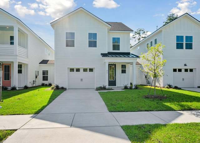 Property at 475 Queenview Ln, Charleston, SC 29414, 3 beds, 2.5 baths
