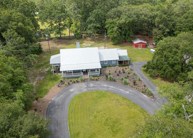 Property at 225 Baxter Ln, Walterboro, SC 29488, 6 beds, 4.5 baths