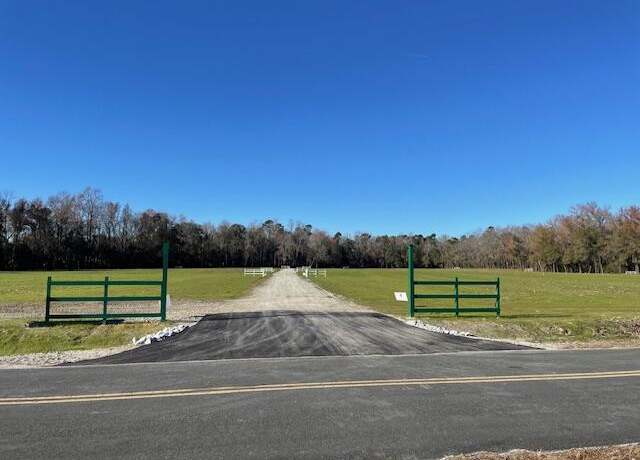 Property at 10 Wiggins Estates Ln, Holly Hill, SC 29059
