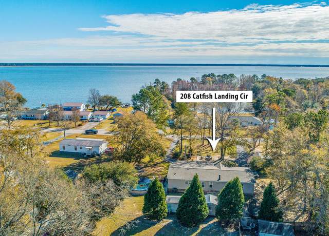 Property at 208 Catfish Landing Cir, Bonneau, SC 29431, 3 beds, 2 baths