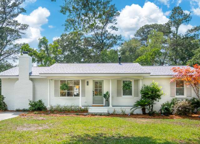 Property at 521 Carpenter St, Charleston, SC 29412, 3 beds, 2 baths