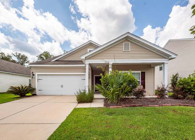 Property at 226 Pavilion St, Summerville, SC 29483, 3 beds, 2 baths