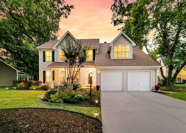 Property at 448 Jardinere Walk, Mount Pleasant, SC 29464, 4 beds, 2.5 baths
